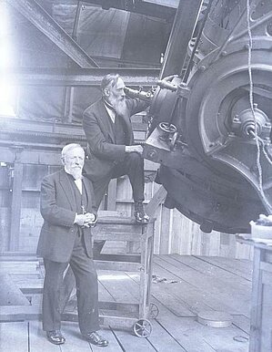 Emīls Šērs un Fricis Blumbahs pie Simeizas teleskopa. Foto: Fricis Blumbahs 
