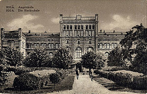 Latvijas universitātes ēka (Raiņa bulvāris 19).