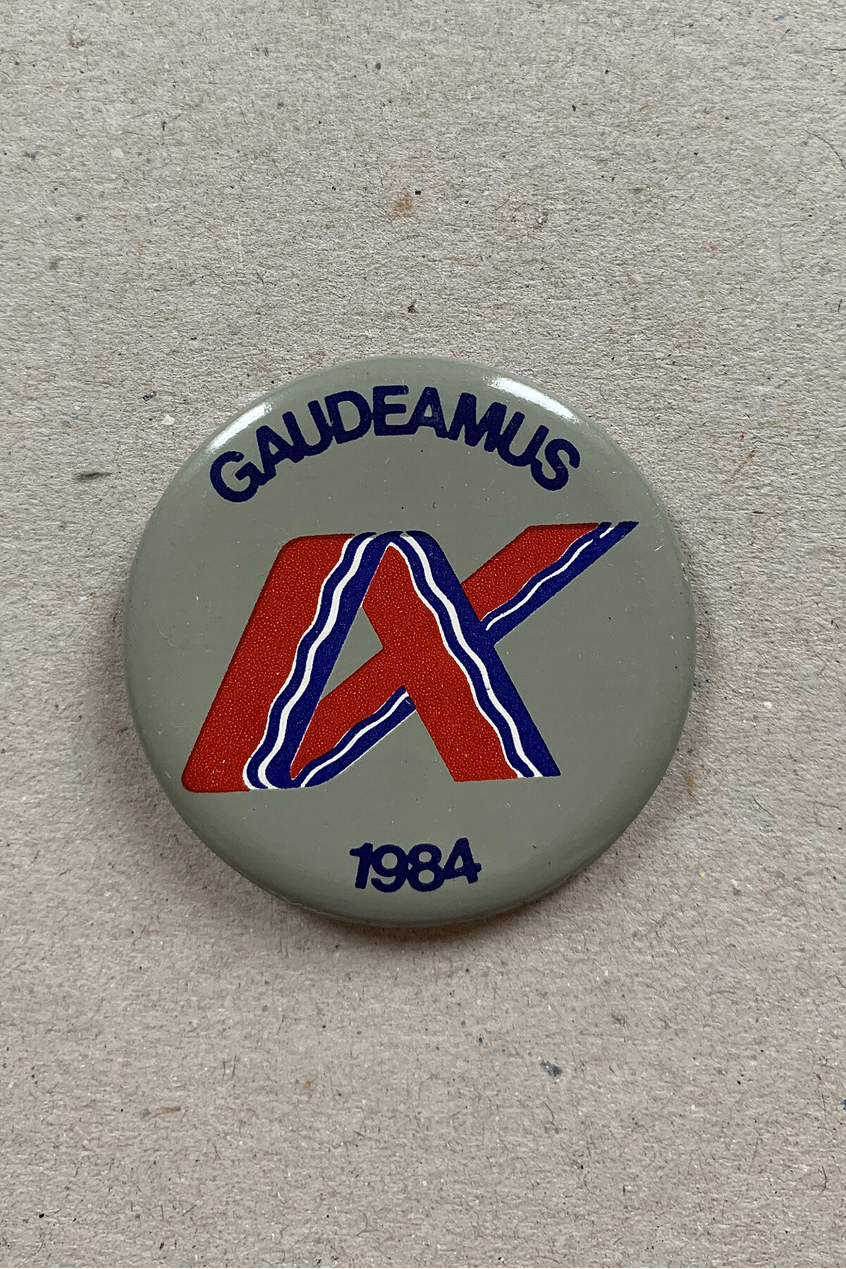 1984. gada “Gaudeamus IX” svētku nozīmīte. Foto: Paula Tomsone