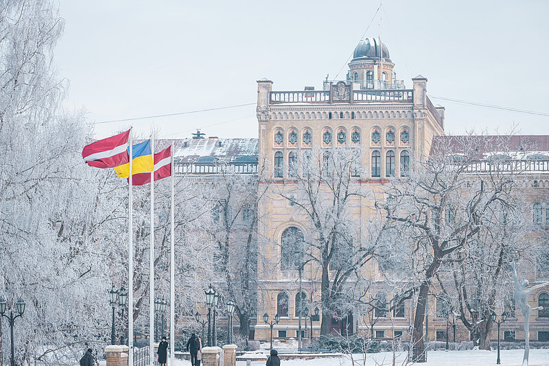 LU pētnieki saņem LZA vārdbalvas un balvas jaunajiem zinātniekiem 