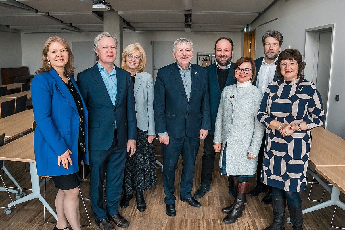 From left to right: Inta Mieriņa, Andris Ambainis, Ina Druviete, Indriķis Muižnieks, Vyacheslavs Kascheyevs, Una Riekstiņa, Raivis Bičevskis and Andra Kalnača.
Photo: Toms Grīnbergs, UL Department of Communication