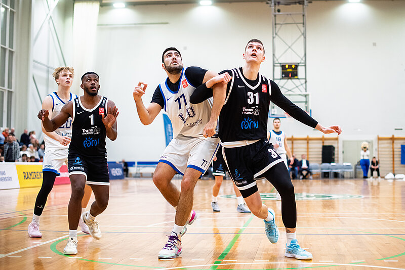 LU basketbola komanda gatava cīņai pret Valmieru