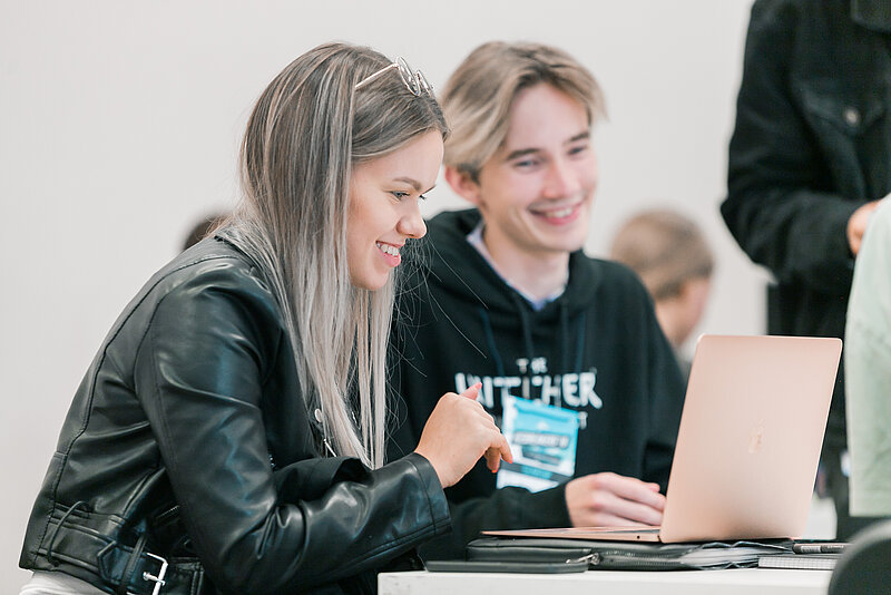 Opportunity to use the professional online survey tool QuestionPro for studies and work