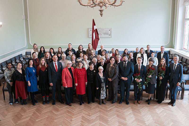 Latvijas Universitātē aizvadīts valsts svētku svinīgais pasākums 