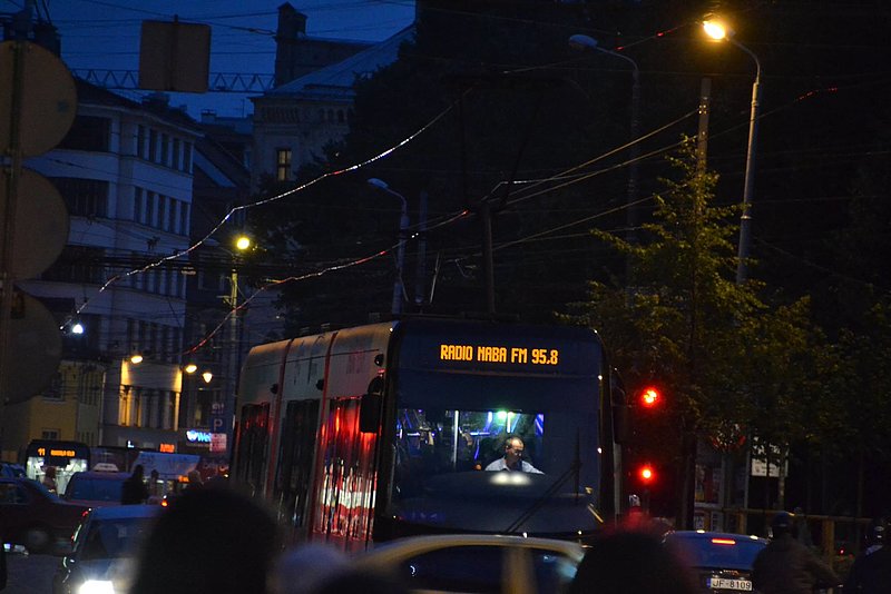 Baltajā naktī kursēs Radio NABA ritošā studija – Pasaku tramvajs