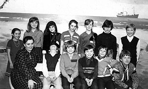 Ar Baldones vidusskolas audzināmo klasi 1995. gadā. No I. Eglīša personīgā arhīva