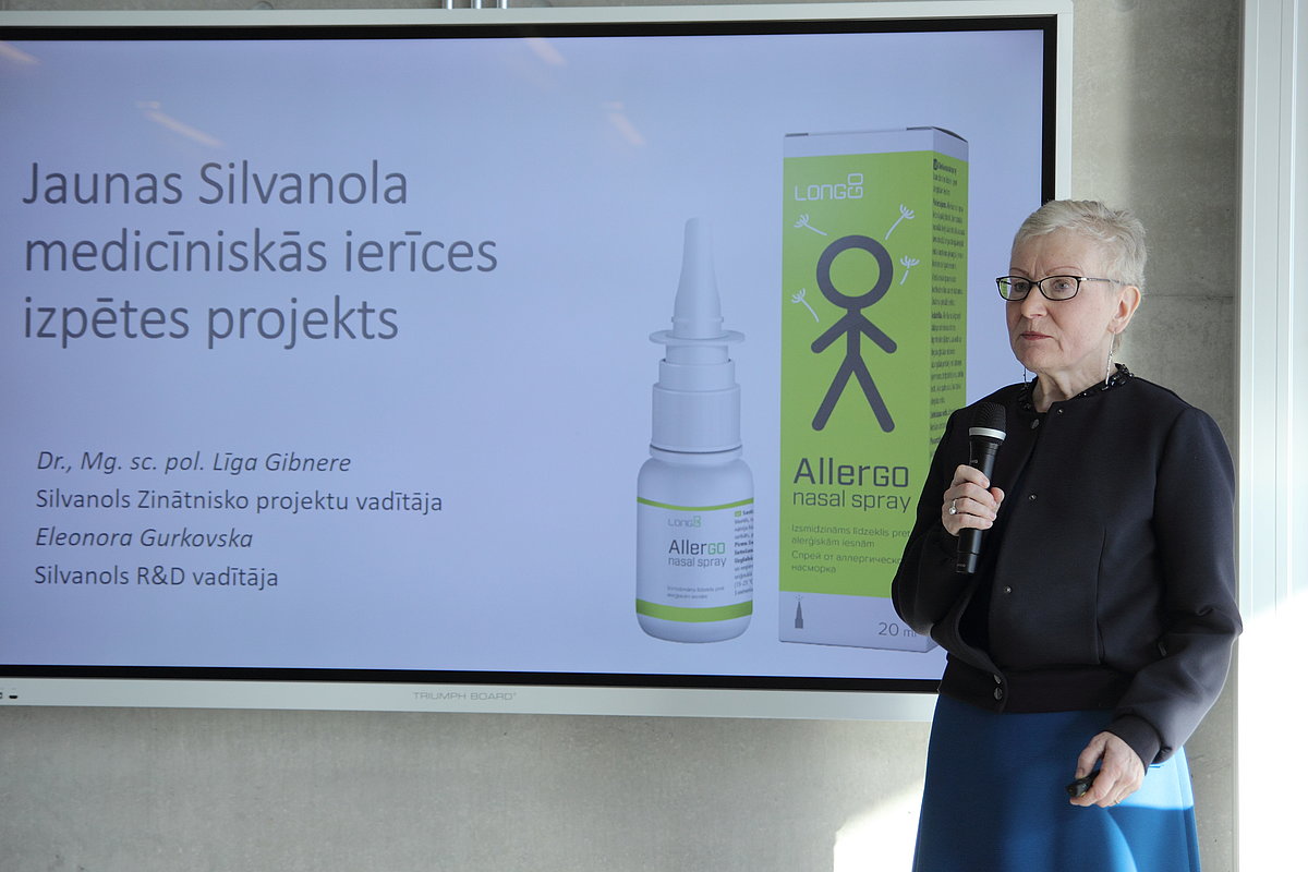Latvijas Universitātes 77. starptautiskā zinātniskā konferences sesija "Latvijas Universitāte: Zinātne industrijas attīstībai". Fotogrāfijā: SIA "Silvanols" zinātnisko projektu vadītāja Līga Gibnere. Foto: Toms Grīnbergs