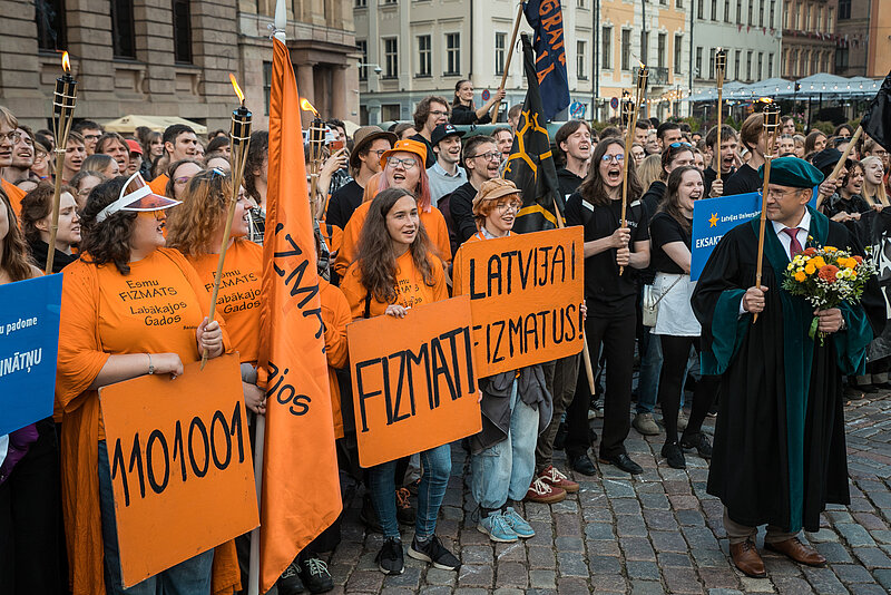 Aicina uz grāmatas “Fizmati – Latvijas oranžais zelts” atvēršanas svētkiem