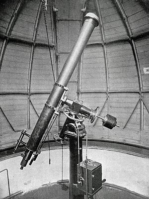  Heides teleskops Astronomiskajā tornī 20. gadsimta 20. gados. No LU Muzeja krājuma.