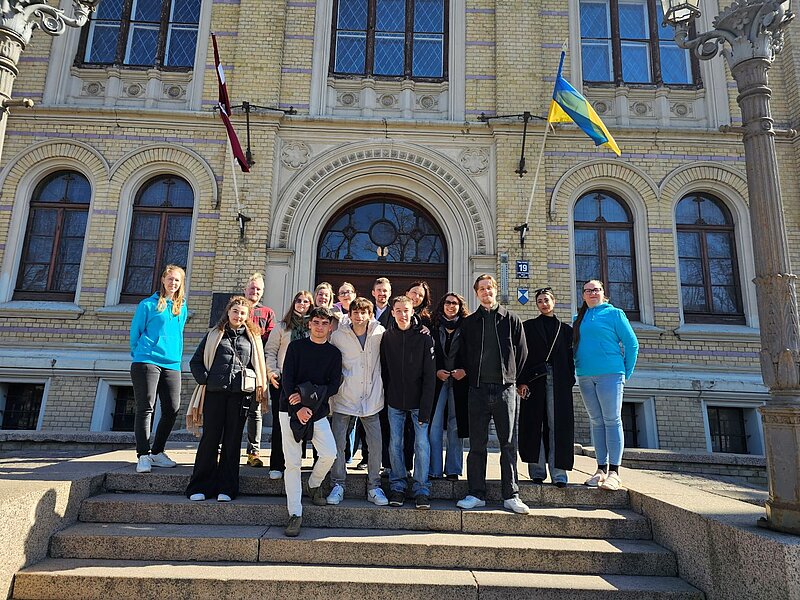 FORTHEM augstskolu studenti LU apgūst kritisko domāšanu digitālajā laikmetā un risina dezinformācijas izaicinājumus