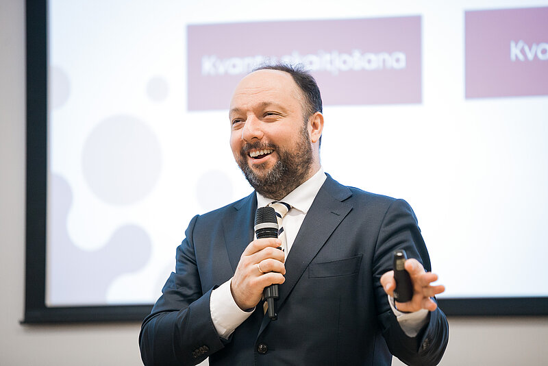 Vjačeslavs Kaščejevs: fizika ir totāla jautrība