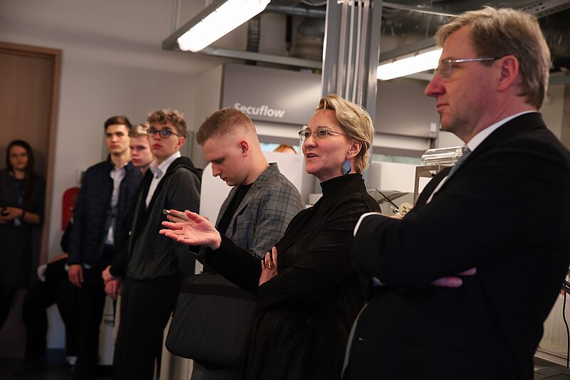 Izglītības un zinātnes ministre Dace Melbārde viesojas Latvijas Universitātē