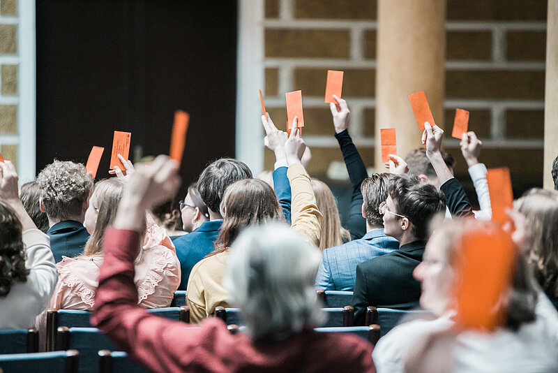 23. maijā - Latvijas Universitātes Satversmes sapulces sēde