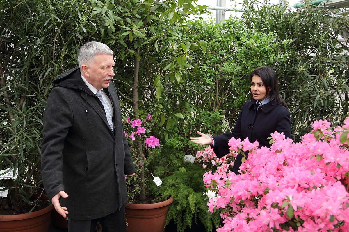 LU rektors I. Muižnieks ar Apvienoto Arābu Emirātu vēstnieci vēstniece Latvijā V.E. Hanan Al Aleeli. Foto: Toms Grīnbergs