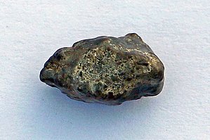 Mēness meteorīta NWA 8783 fragments F. Candera muzejā. I. Vilka foto