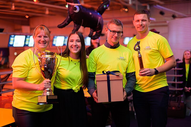 Boulinga vakara uzvarētāju komanda 