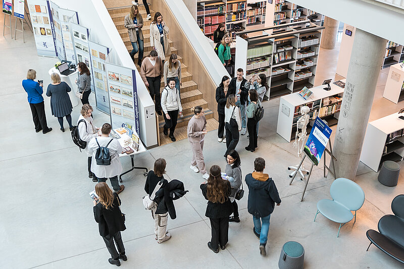 Turpina digitalizācijas iniciatīvu attīstību studējošo iesaistei un studiju kvalitātes pilnveidei 