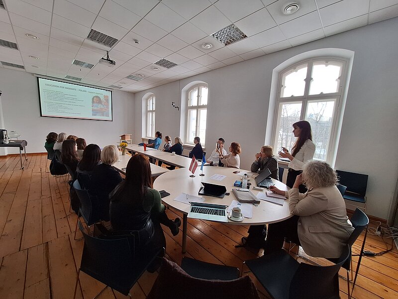 LU pulcē ekspertus bēgļu un migrācijas jautājumos, lai runātu par izglītību kā integrācijas pamatu