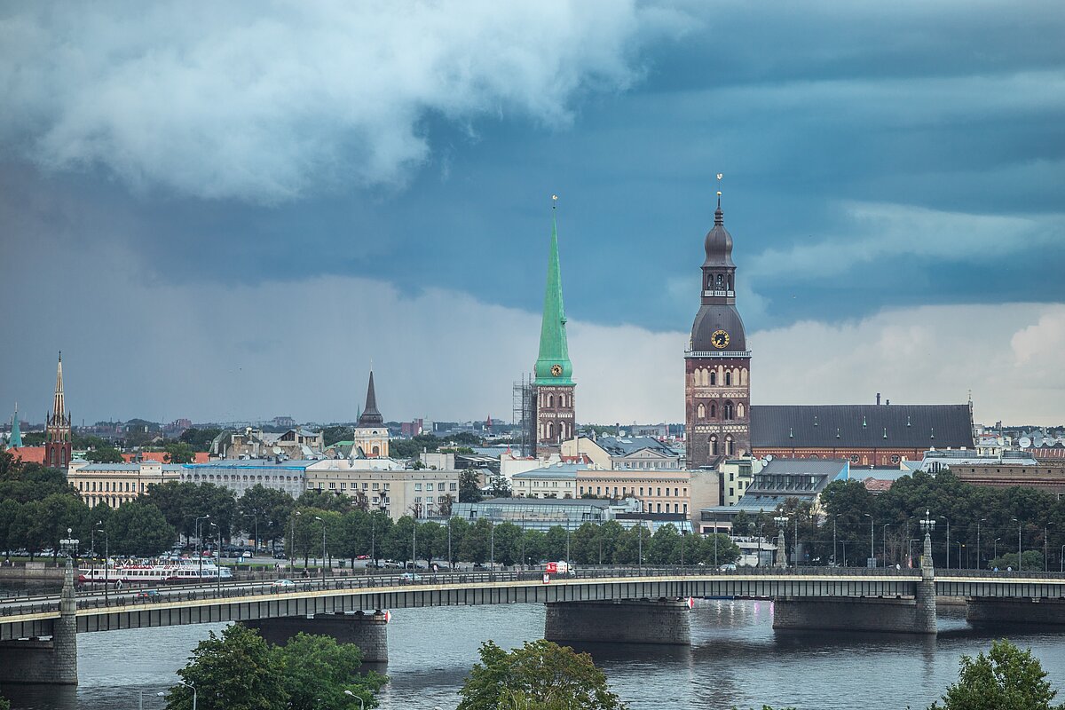 Skats uz Rīgu no Latvijas Universitātes Dabas mājas jumta. Rīgas Sv. Jēkaba katedrāle, Doma baznīca. © Foto: Toms Grīnbergs, Latvijas Universitātes Komunikācijas un inovāciju departaments