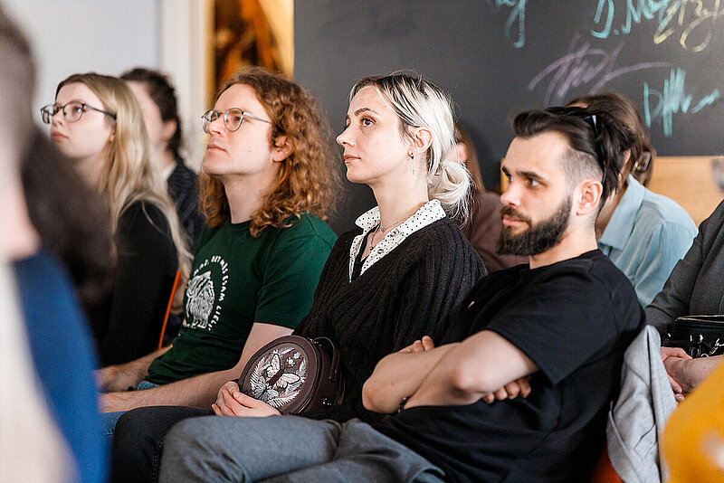 Teksasas Universitātes profesore lekcijā analizēs Gandija materiālo pasauli un kultūras patēriņu