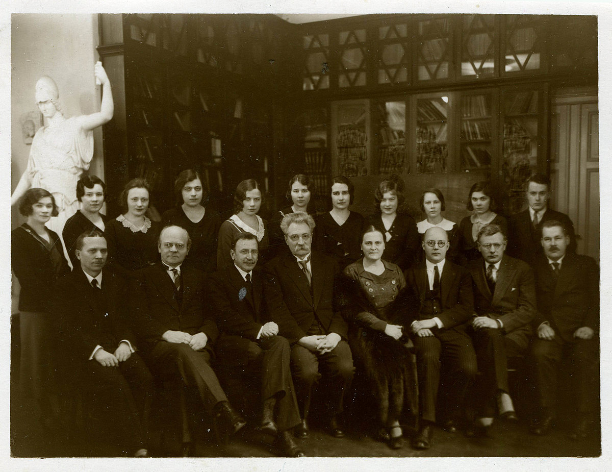 1933.g izlaidums filologu grupas  foto 