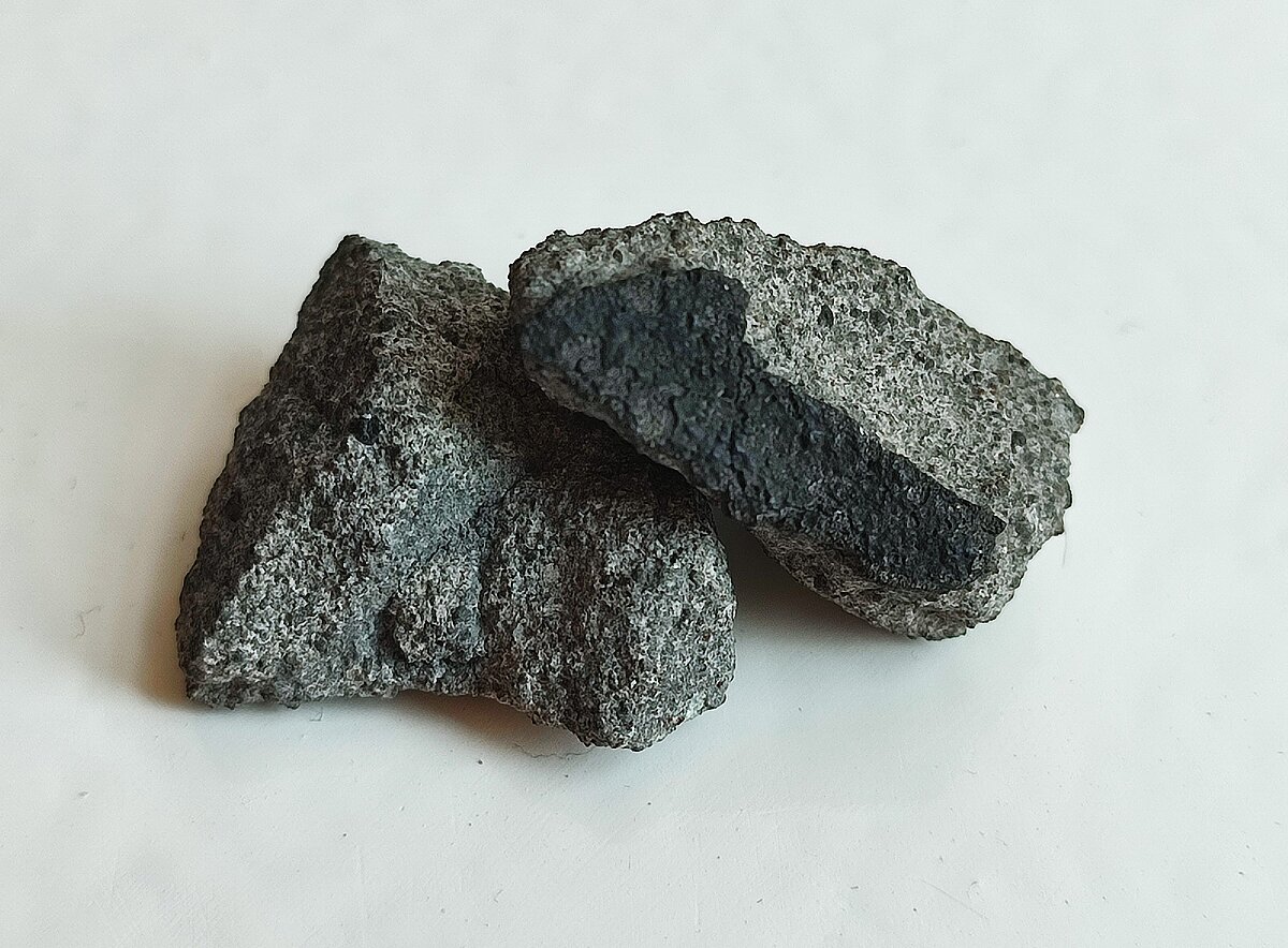 Ohanskas meteorīts LU Muzeja kolekcijā. Foto: Gunta Vilka Ohanskas meteorīts LU Muzeja kolekcijā. Foto: Gunta Vilka