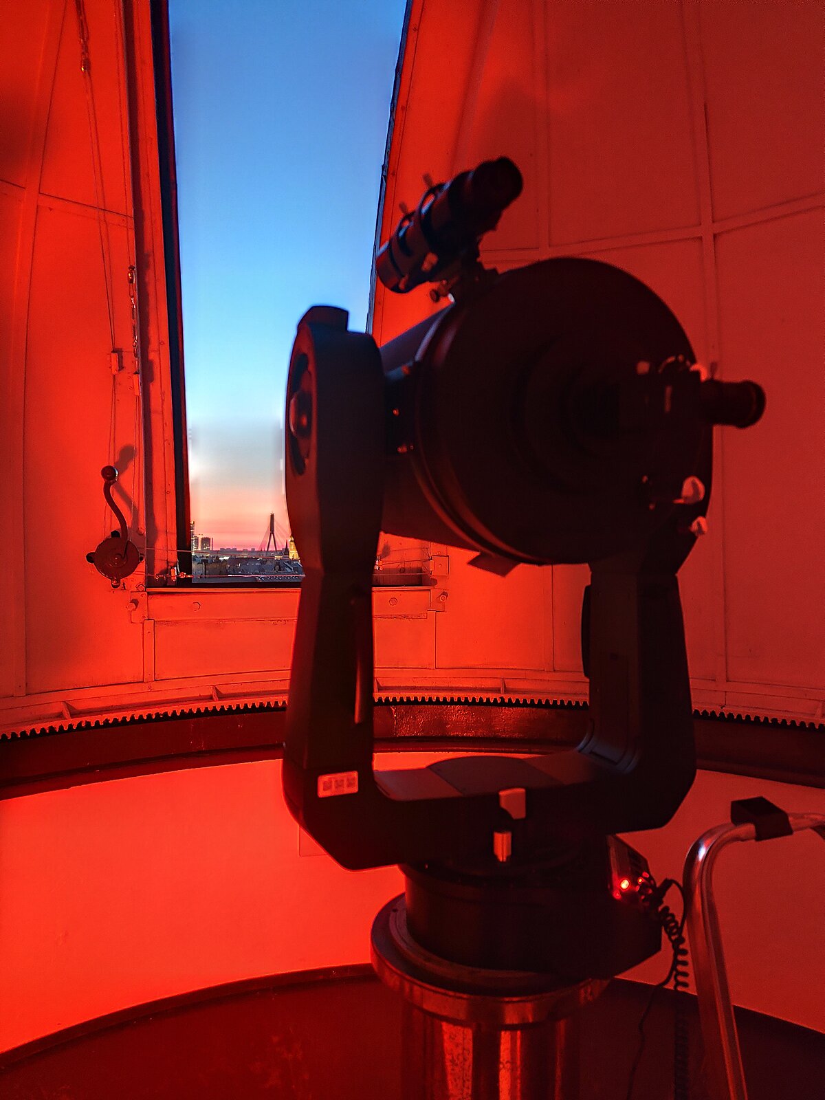 “Meade” teleskops LU Astronomiskajā tornī. Foto: Gunta Vilka “Meade” teleskops LU Astronomiskajā tornī. Foto: Gunta Vilka