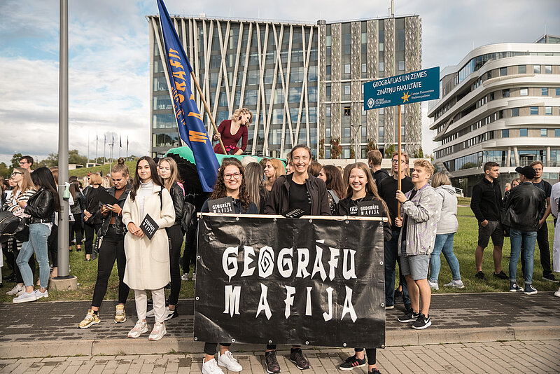 Studijas ģeogrāfos dod izpratni par mainīgo pasauli un norisēm Zemē, dabā un tautā  