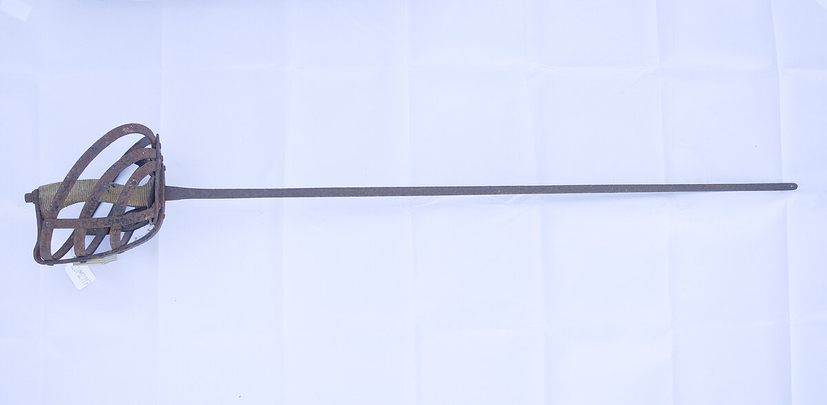 2. att. Rapieris pirms konservācijas darbu veikšanas. Foto: Gints Ajausks 2. att. Rapieris pirms konservācijas darbu veikšanas. Foto: Gints Ajausks