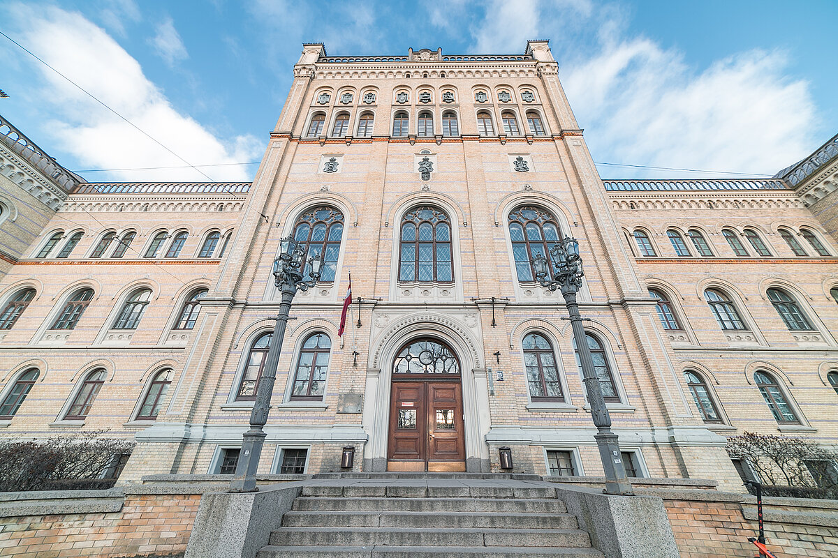 Latvijas Universitātes galvenā ēka.
© Foto: Toms Grīnbergs, Latvijas Universitātes Komunikācijas un inovāciju departaments.
