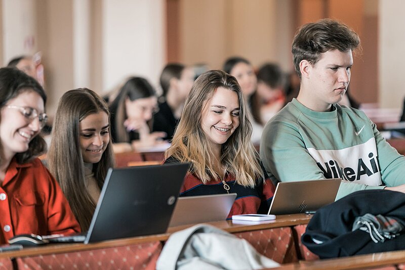 Prof. J.Priede: jaunieši vēlas būt zinoši finanšu pratības jautājumos