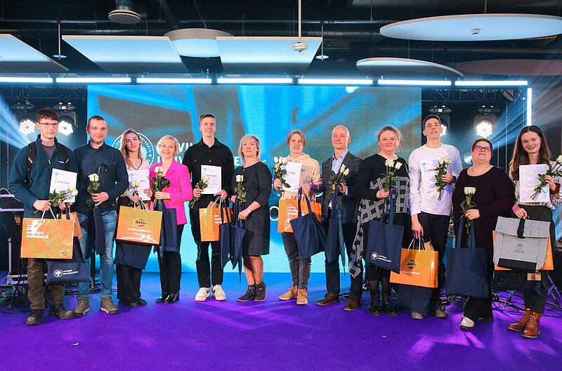 Festivālā “L-Universs” skolas saņem LU Skolu balvas. Erudīcijas spēlē uzvar Rīgas Kultūru vidusskola