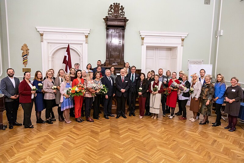 Konkursā noskaidroti Latvijas labākie skolotāji – “Ekselences balvas” laureāti