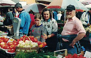 Zemnieku saimniecībā izaudzētais nonācis tirgū, 1997. gads. No I. Eglīša personīgā arhīva
