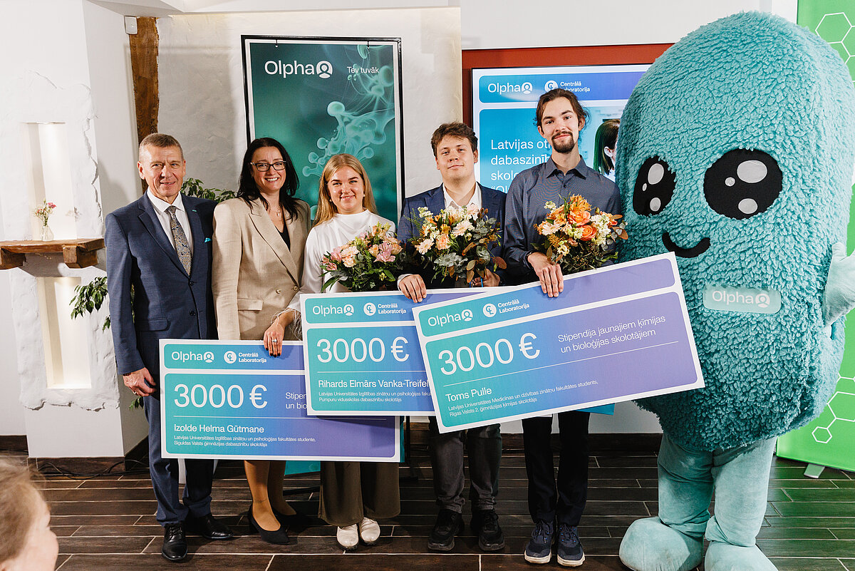 Publicitātes foto "Olpha" stipendijas ieguvēji