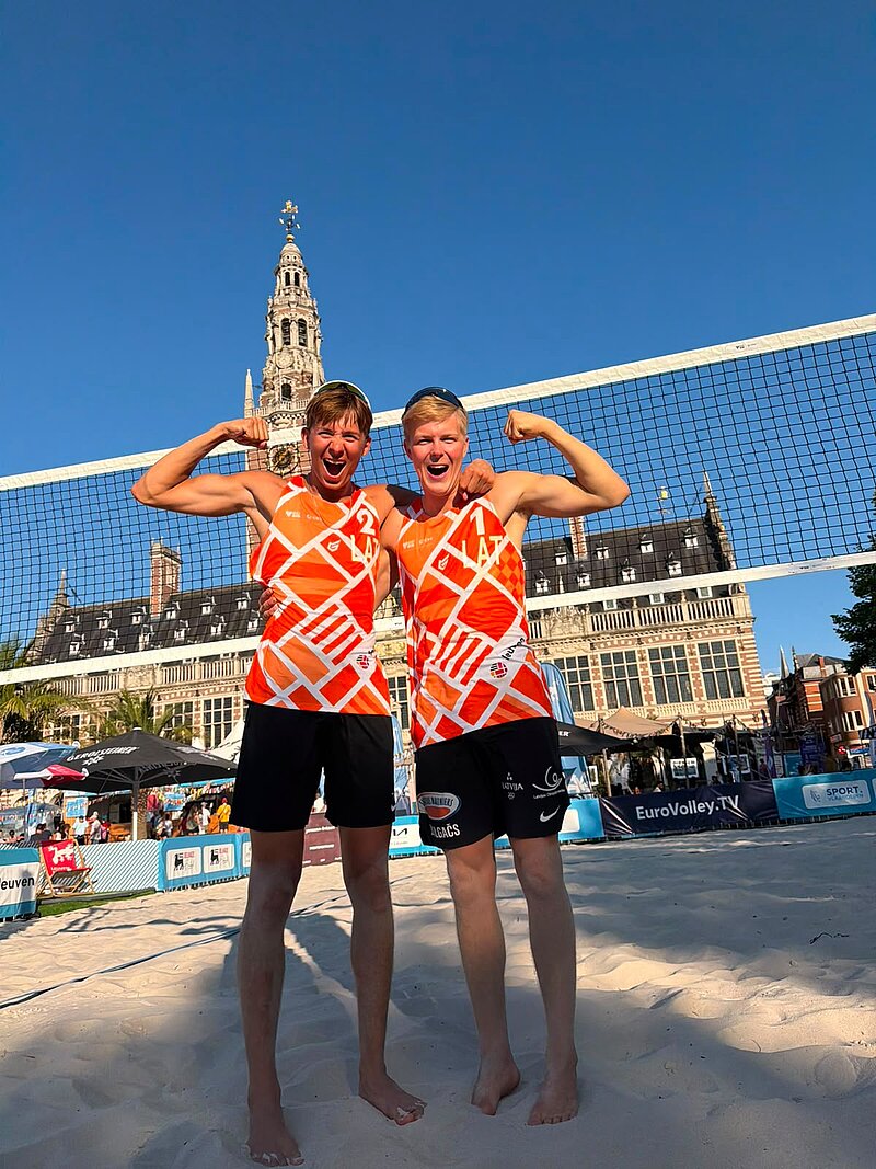 Latvijas Universitātes studenti Olivers Bulgačs un Mārcis Bērziņš izcīna 4. vietu Beach Pro Tour “Futures” posmā