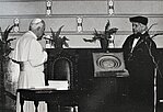Vizīte LU - no kreisās-pāvests Jānis Pāvils II un LU bijušais rektors Juris Zaķis