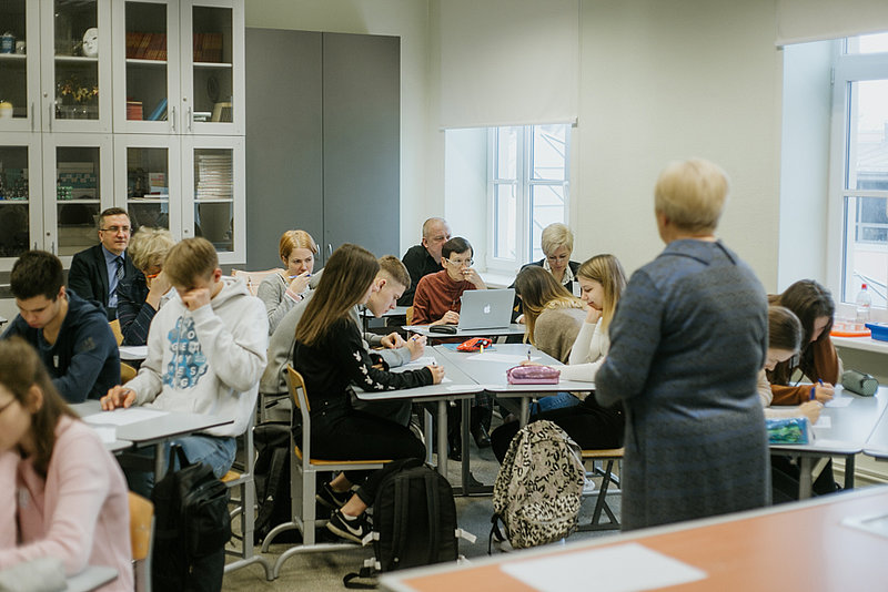Aicina izvirzīt progresīvus dabaszinātņu un matemātikas skolotājus „Ekselences balvai”