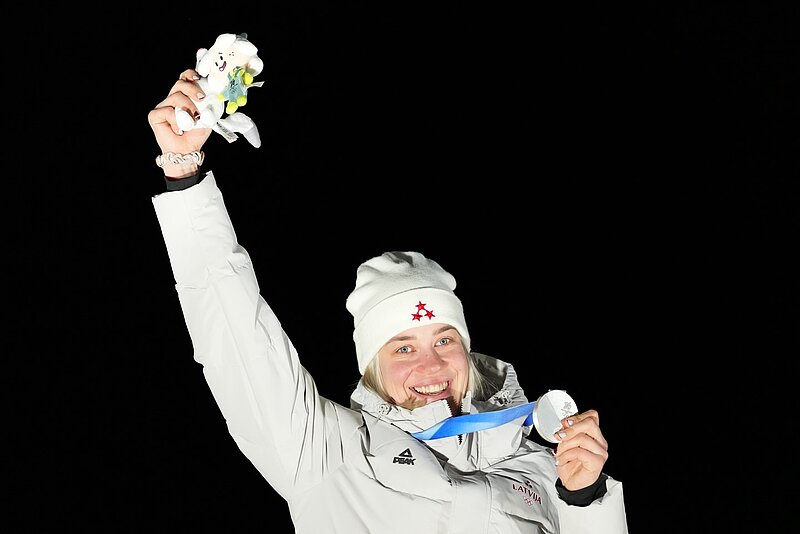 LU studente Elīna Ieva Bota izcīna vēsturisku sudraba medaļu ziemas olimpiskajās spēlēs