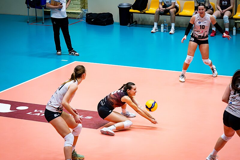 Pēc saspringtas spēles Daugavpilī, RVS/LU mājās gaidāma izšķirošā cīņa 