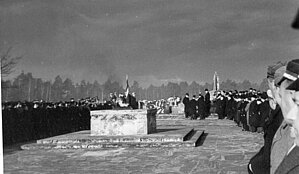 Studentu akadēmisko mūža organizāciju ierinda Rīgas Brāļu kapos, Latvijā 1938. gada 18. novembrī. Foto: Jānis Upesleja