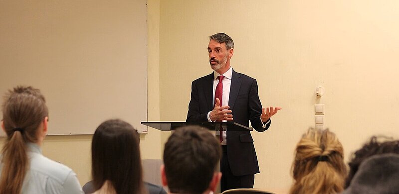 NATO kodolpolitikas direktors uzsver militāro spēju un politiskās apņēmības pieaugošo nozīmi