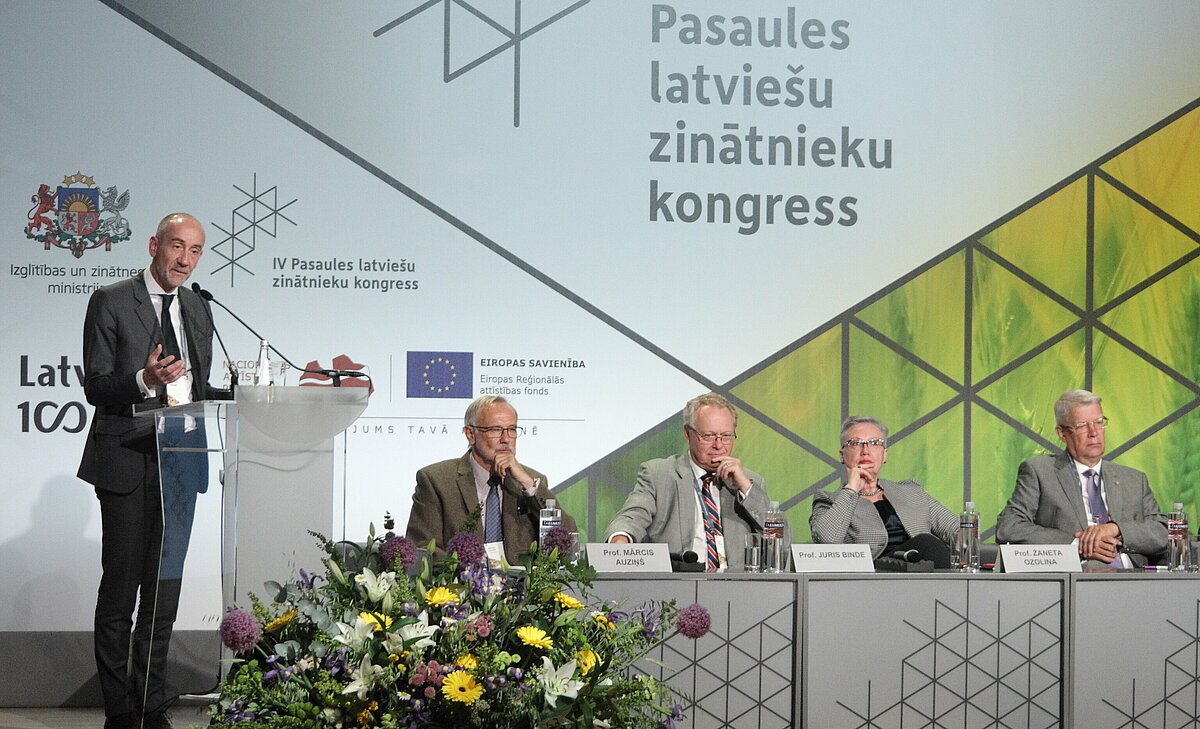 Zinātnieki diskutē IV Pasaules latviešu zinātnieku kongresā 2018. gadā