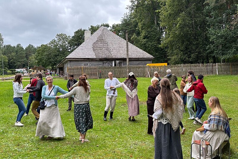 Augustā notiks ikgadējā LU Latviešu valodas un kultūras vasaras skola 