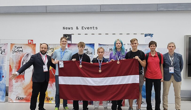 Latvijas skolēniem 3 bronzas medaļas Starptautiskajā fizikas olimpiādē Francijā!