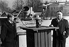 Botāniskajā dārzā pie NAFO 3T25 kameras (attēlā pa labi) kopā ar Jāni Balodi ap 1966. gadu. Attēls no muzeja arhīva Botāniskajā dārzā pie NAFO 3T25 kameras (attēlā pa labi) kopā ar Jāni Balodi ap 1966. gadu. Attēls no muzeja arhīva