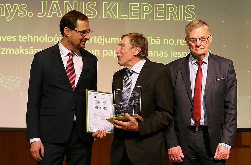 LU CFI vadošais pētnieks Jānis Kleperis saņem A. Vītola balvu par izcilu devumu Latvijas enerģētikā