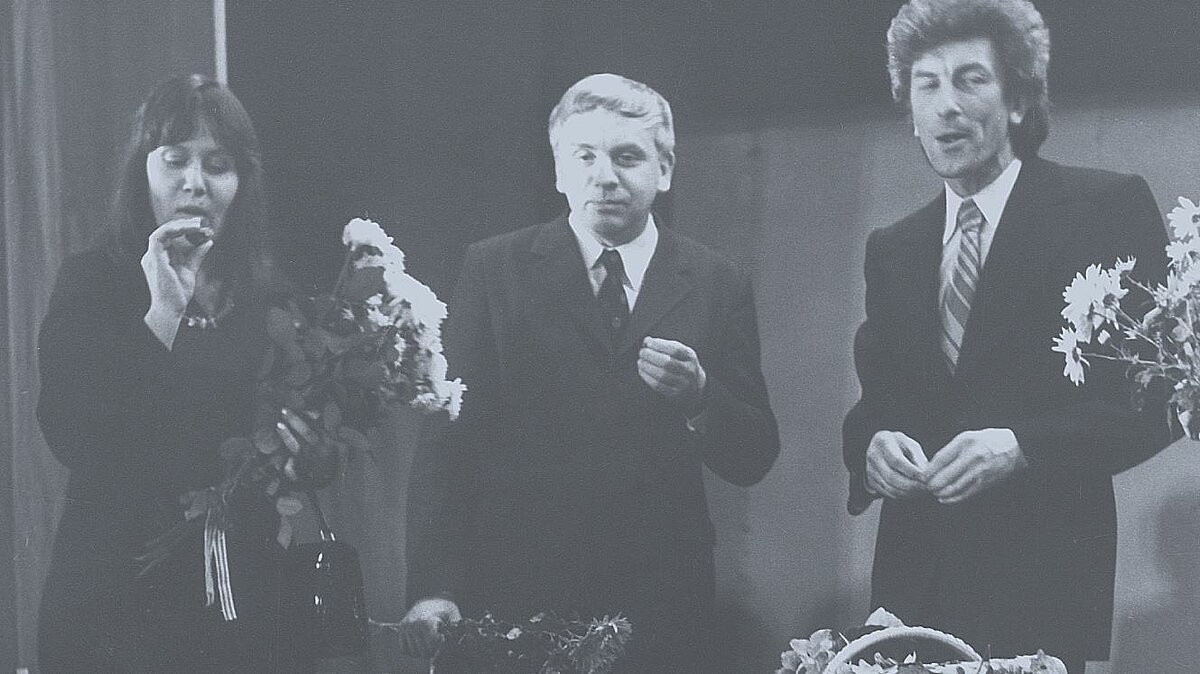 Regīna Ezera, Gunārs Priede un Imants Ziedonis. Foto no Rakstniecības un mūzikas muzeja arhīva