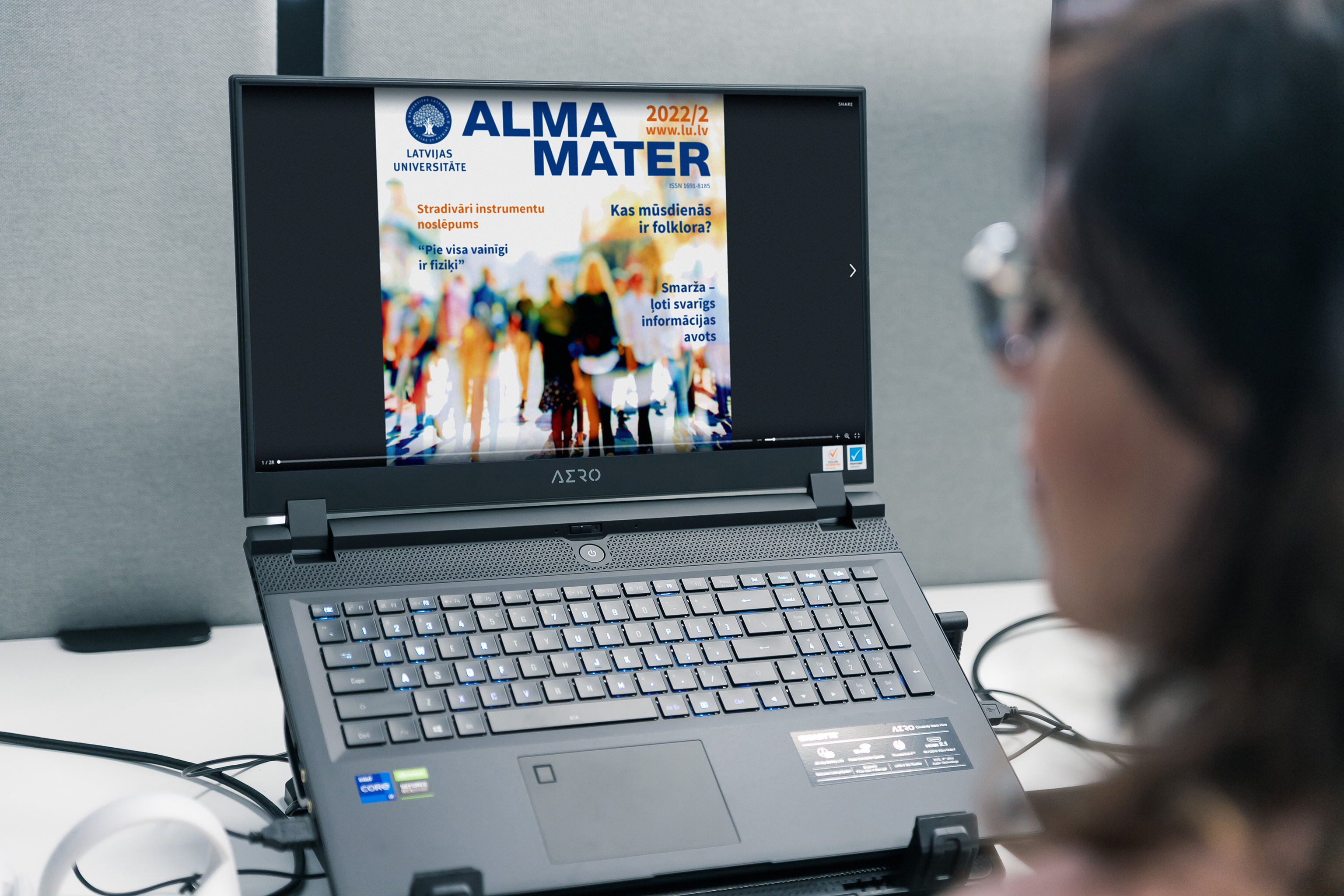 Alma Mater žurnāls datorā