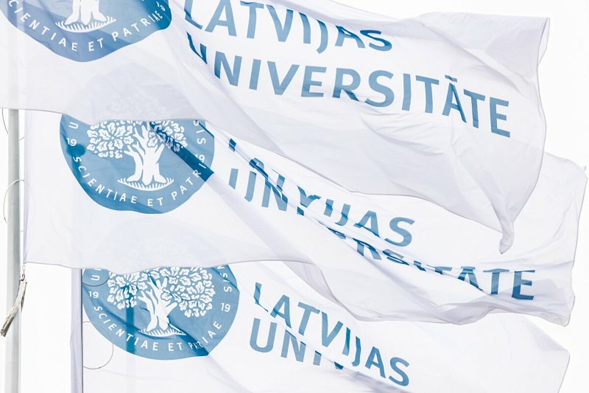 Latvijas Universitātes karogs